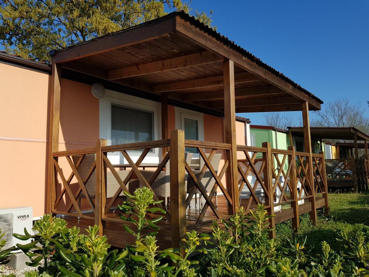 Naturist Mobile Homes Eden In Fkk Ulika Poreč Exterior foto