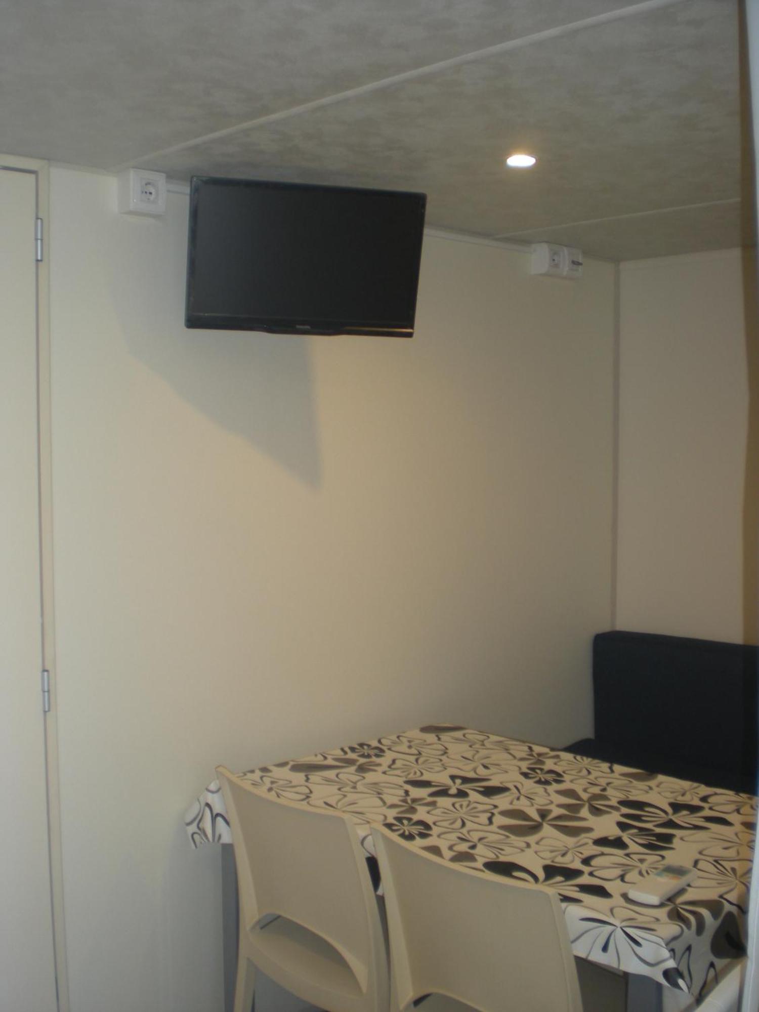 Naturist Mobile Homes Eden In Fkk Ulika Poreč Habitación foto